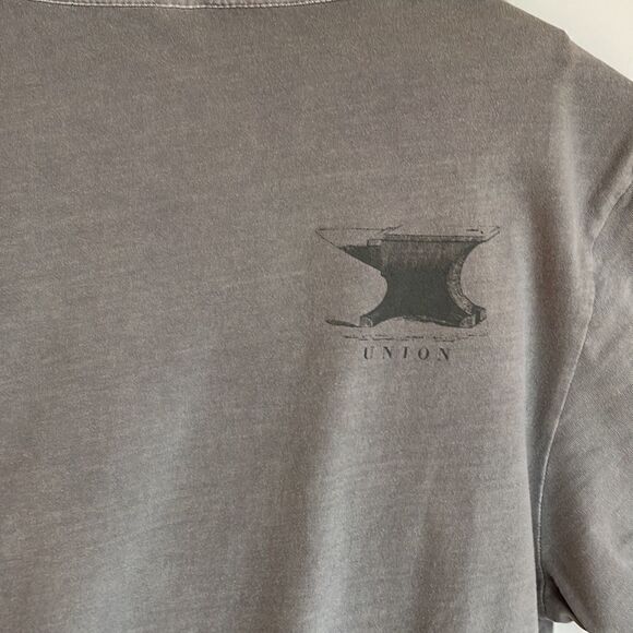 Stash t-shirt medium made in USA distressed on the color - Picture 6 of 8